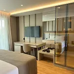 Buze Boutique 4* סרנדה