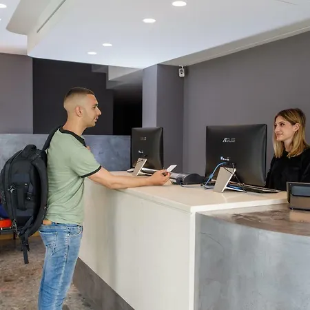 Buze Boutique Saranda