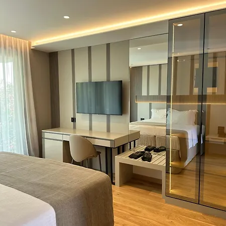 Buze Boutique 4* ساراندا