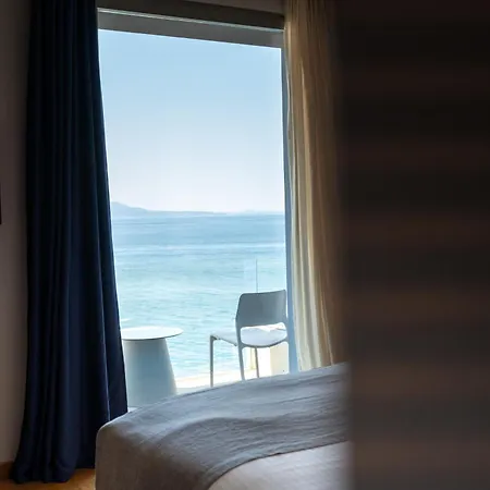 Buze Boutique 4* Sarandë