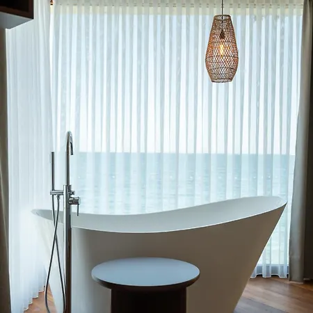 Buze Boutique 4* Sarandë