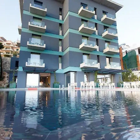 Buze Boutique Sarandë